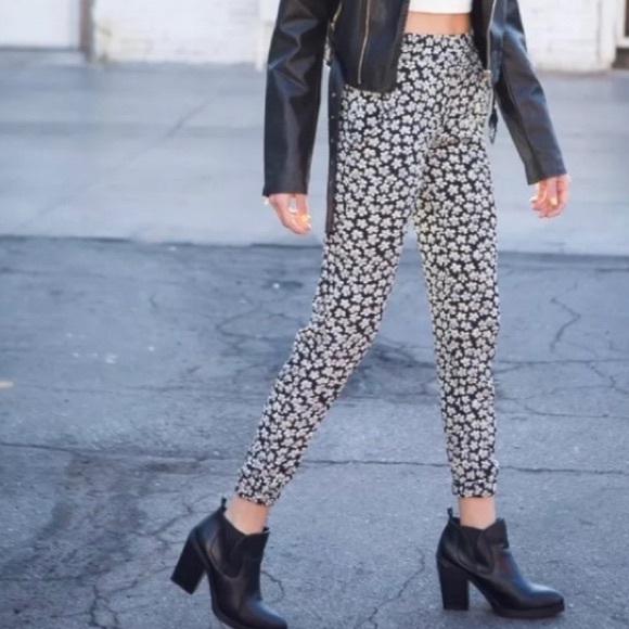 Brandy Melville Pants - Brandy Melville floral Susannah pants